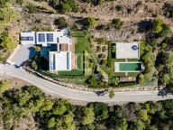 Villa for sale in El Madroñal, Benahavis