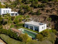 Villa for sale in El Madroñal, Benahavis
