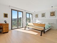 Villa for sale in El Madroñal, Benahavis