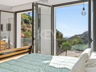 Villa for sale in El Madroñal, Benahavis