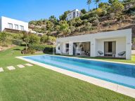 Villa for sale in El Madroñal, Benahavis