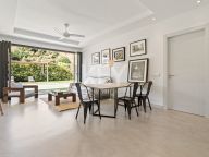 Villa for sale in El Madroñal, Benahavis