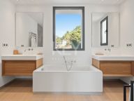 Villa for sale in El Madroñal, Benahavis