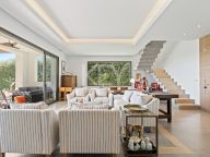 Villa for sale in El Madroñal, Benahavis