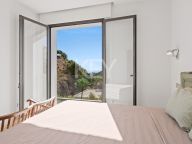 Villa for sale in El Madroñal, Benahavis