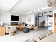 Villa for sale in Los Flamingos, Benahavis