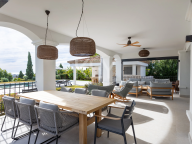 Villa for sale in Los Flamingos, Benahavis