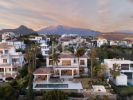Villa for sale in Los Flamingos, Benahavis