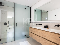 Villa for sale in Los Flamingos, Benahavis