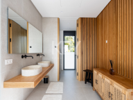 Villa for sale in Los Flamingos, Benahavis