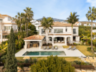 Villa for sale in Los Flamingos, Benahavis