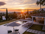 Villa for sale in Los Flamingos, Benahavis