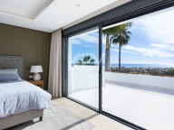 Villa for sale in Los Flamingos, Benahavis