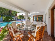 Villa for sale in New Golden Mile, Estepona