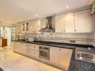 Villa for sale in New Golden Mile, Estepona