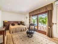 Villa for sale in New Golden Mile, Estepona