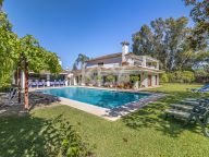 Villa for sale in New Golden Mile, Estepona