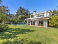 Villa for sale in New Golden Mile, Estepona