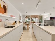 Apartamento en alquiler en Puente Romano, Marbella Golden Mile