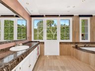 Villa en venta en Sierra Blanca, Marbella Golden Mile