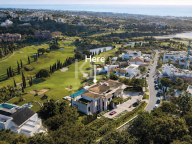 Villa en venta en Los Flamingos, Benahavis