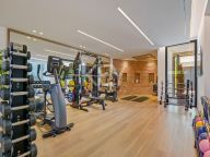 Villa for sale in La Quinta, Benahavis
