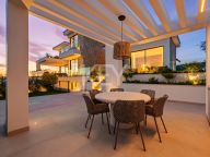 Villa for sale in La Quinta, Benahavis