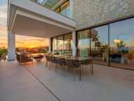 Villa for sale in La Quinta, Benahavis