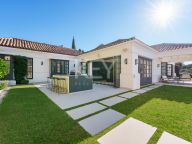 Villa en venta en La Cerquilla, Nueva Andalucia