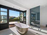 Villa en venta en La Cerquilla, Nueva Andalucia