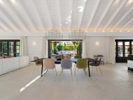 Villa en venta en La Cerquilla, Nueva Andalucia