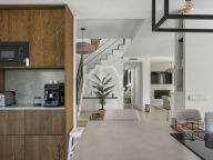 Villa for sale in Nueva Andalucia