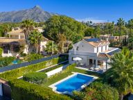 Villa for sale in Nueva Andalucia