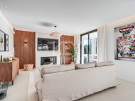 Villa for sale in Nueva Andalucia