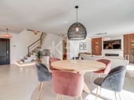 Villa for sale in Nueva Andalucia