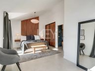 Villa for sale in Nueva Andalucia