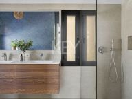 Villa for sale in Nueva Andalucia