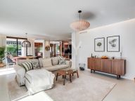 Villa for sale in Nueva Andalucia