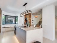 Villa for sale in Nueva Andalucia