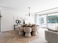 Villa en venta en Los Arqueros, Benahavis