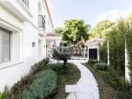 Villa en venta en Los Arqueros, Benahavis