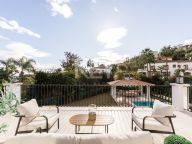 Villa en venta en Los Arqueros, Benahavis