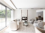 Villa en venta en Los Arqueros, Benahavis