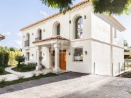 Villa en venta en Los Arqueros, Benahavis