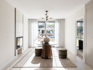 Villa en venta en Los Arqueros, Benahavis