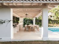 Villa en venta en Los Arqueros, Benahavis