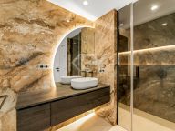 Town House for sale in Beach Side New Golden Mile, Estepona