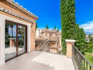 Town House for sale in Beach Side New Golden Mile, Estepona