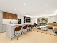 Town House for sale in Beach Side New Golden Mile, Estepona