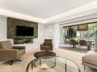 Town House for sale in Beach Side New Golden Mile, Estepona